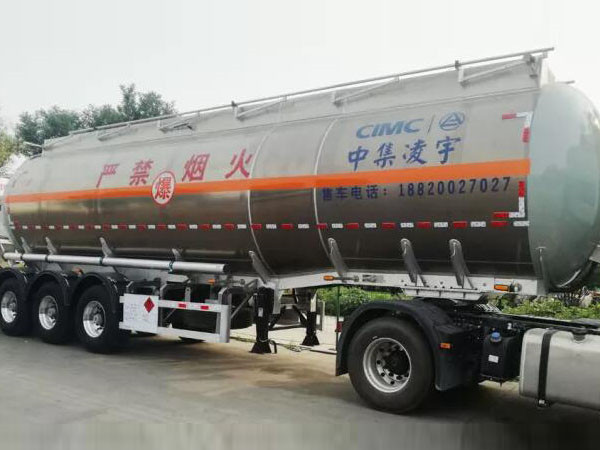 現(xiàn)場收獲多臺(tái)意向，中集凌宇高端液罐車遼寧受青睞