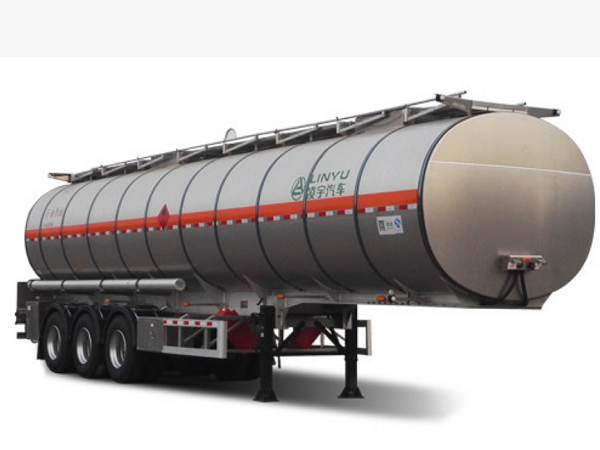 鋁合金罐車會(huì)完全替代鋼罐車嗎？油品運(yùn)輸誰能贏到