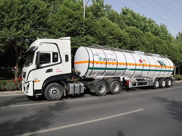 再掀發(fā)車(chē)熱潮，130臺(tái)凌宇液罐車(chē)批量發(fā)往寧夏