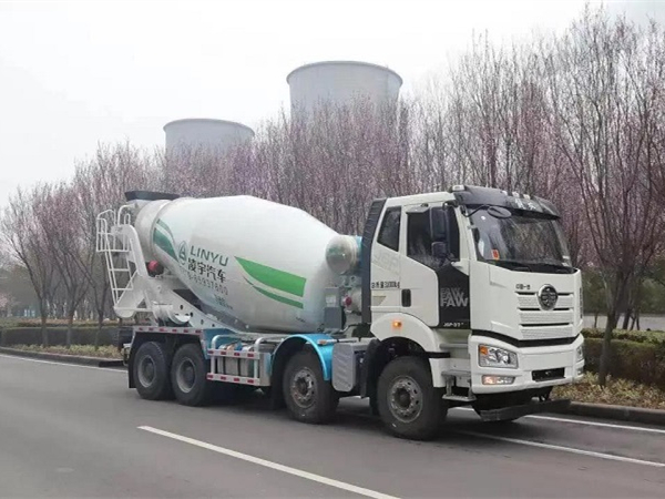 【重卡新聞】10月重卡銷5.2萬輛再降6成！全年重卡總銷量預計收官約140萬輛