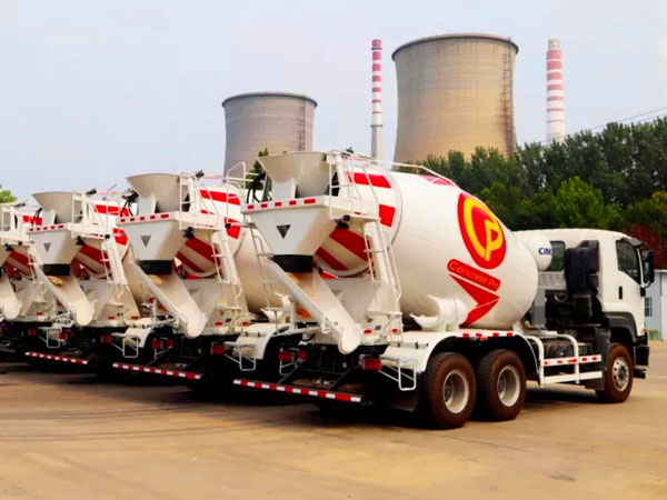 攪拌車銷售一手播報(bào)：又一批凌宇攪拌車揚(yáng)帆海外！